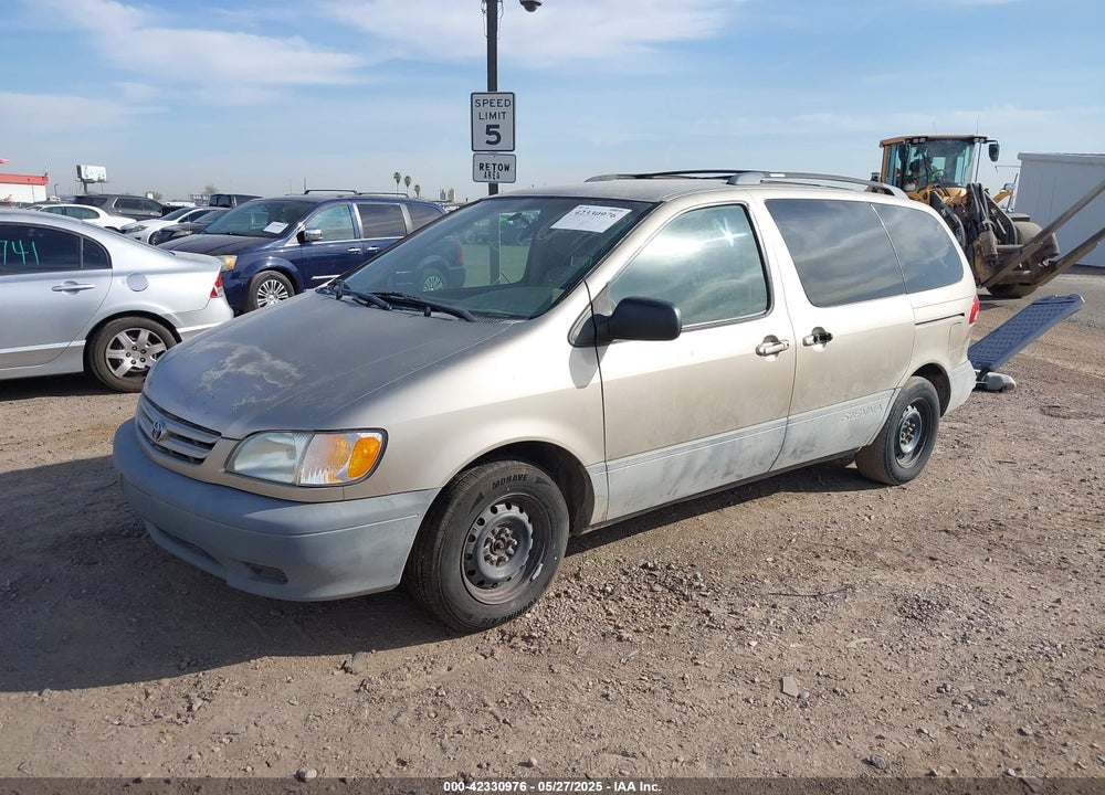 2002 TOYOTA SIENNA LE/XLE VIN: 4T3ZF13CX2U418999