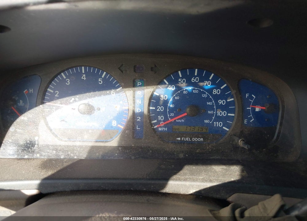 2002 TOYOTA SIENNA LE/XLE VIN: 4T3ZF13CX2U418999