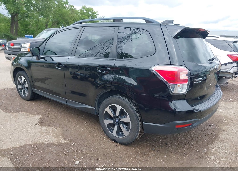 2017 SUBARU FORESTER VIN: JF2SJAEC6HH543964