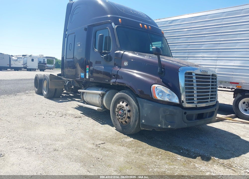 2011 FREIGHTLINER CASCADIA 125 --- VIN: 1FUJGLDR1BSAR4354