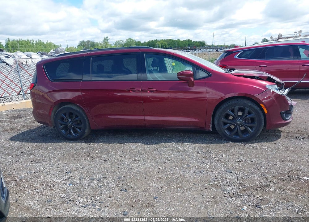 2019 CHRYSLER PACIFICA LIMITED VIN: 2C4RC1GG5KR652497