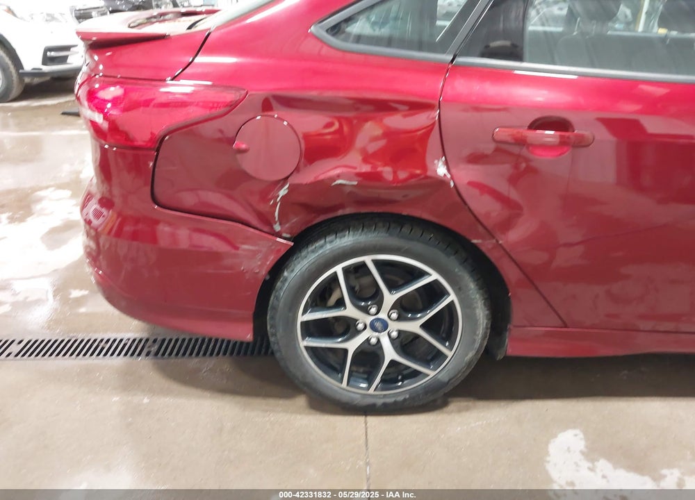 2015 FORD FOCUS SE VIN: 1FADP3F21FL306273