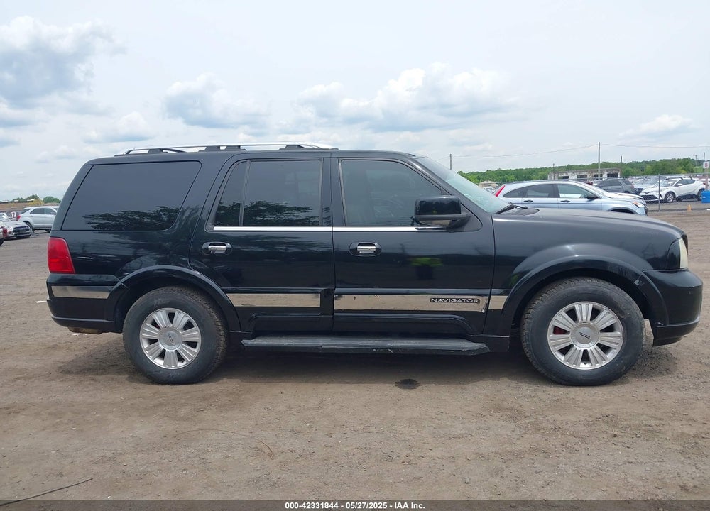2003 LINCOLN NAVIGATOR VIN: 5LMFU28R13LJ43211
