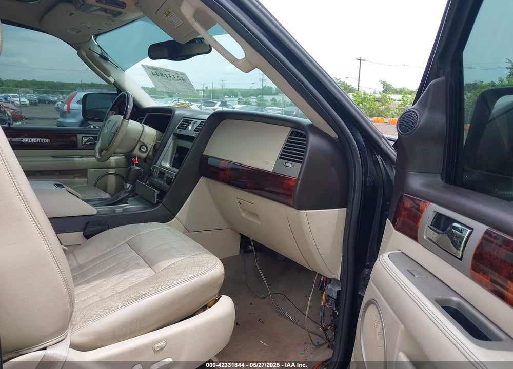 2003 LINCOLN NAVIGATOR VIN: 5LMFU28R13LJ43211