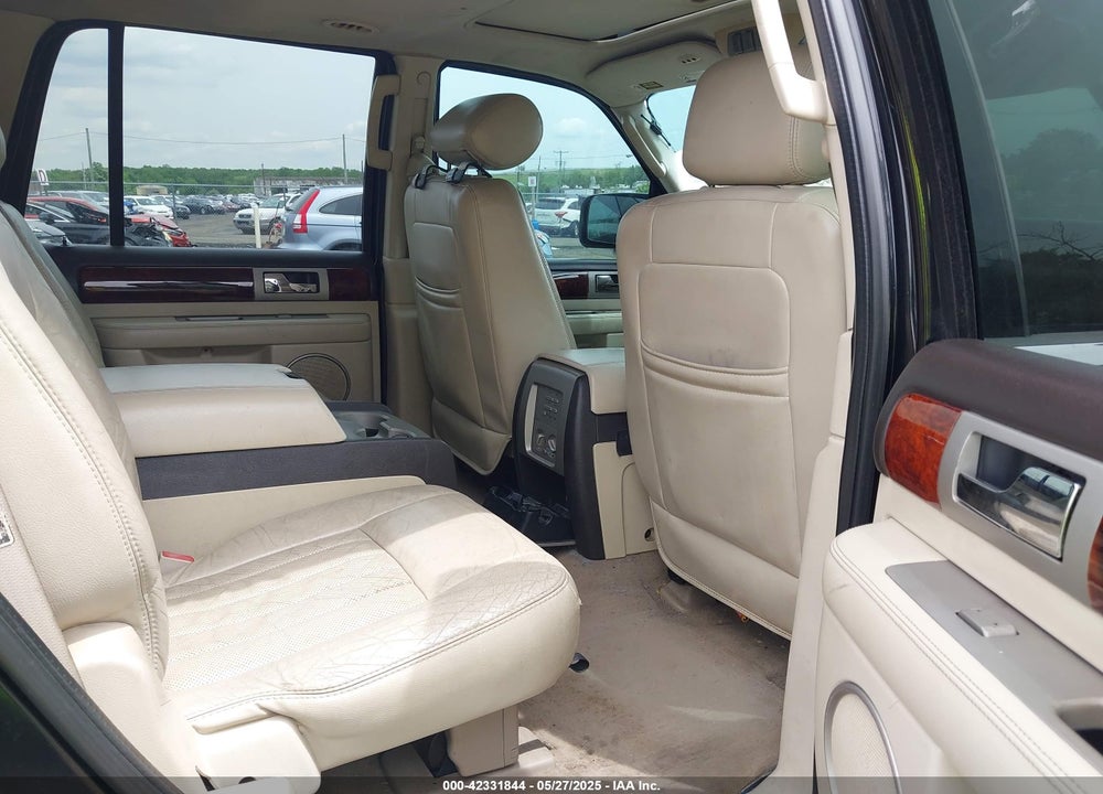 2003 LINCOLN NAVIGATOR VIN: 5LMFU28R13LJ43211