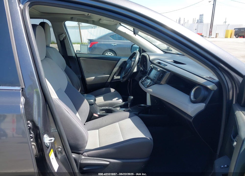 2015 TOYOTA RAV4 XLE VIN: 2T3WFREV6FW164519
