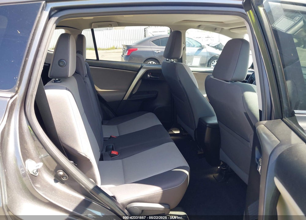 2015 TOYOTA RAV4 XLE VIN: 2T3WFREV6FW164519