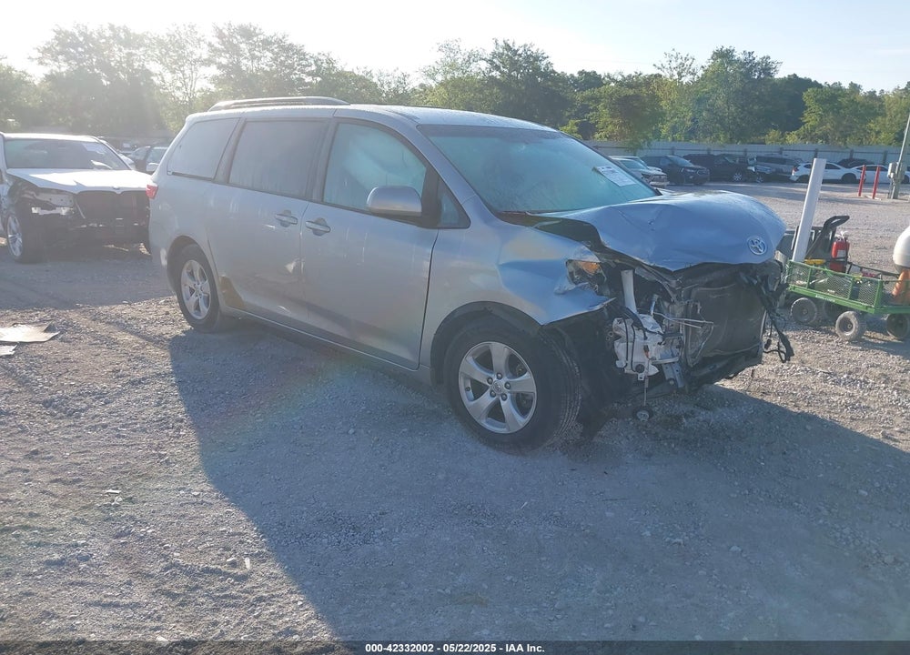2015 TOYOTA SIENNA LE 7 PASSENGER/LE 8 PASSENGER VIN: 5TDKK3DC2FS571665