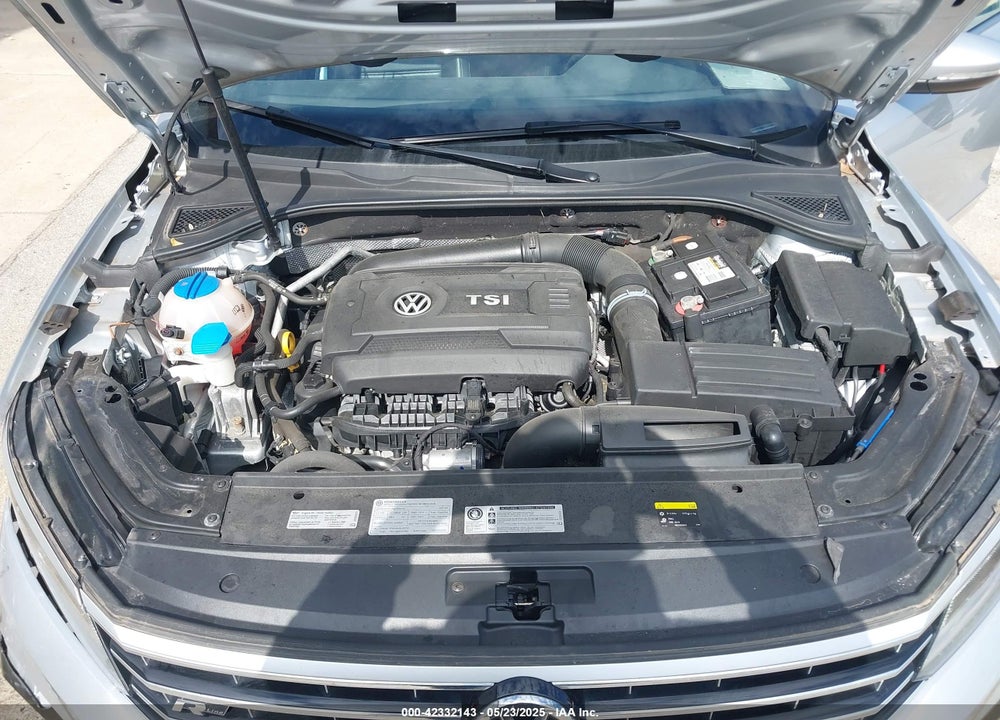 2017 VOLKSWAGEN PASSAT VIN: 1VWDT7A38HC082867