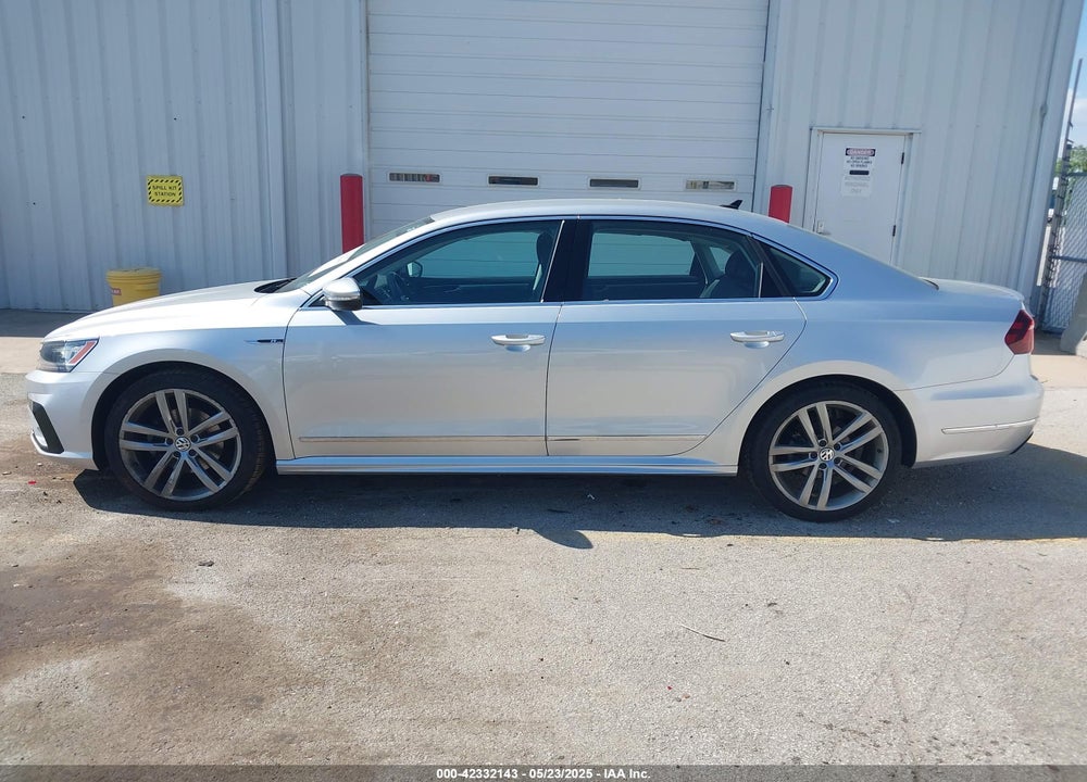 2017 VOLKSWAGEN PASSAT VIN: 1VWDT7A38HC082867