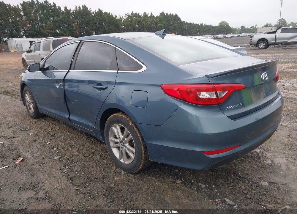 2015 HYUNDAI SONATA VIN: 5NPE24AF4FH074138