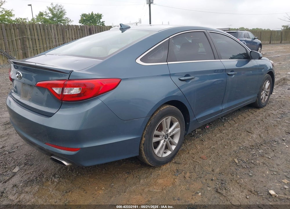 2015 HYUNDAI SONATA VIN: 5NPE24AF4FH074138