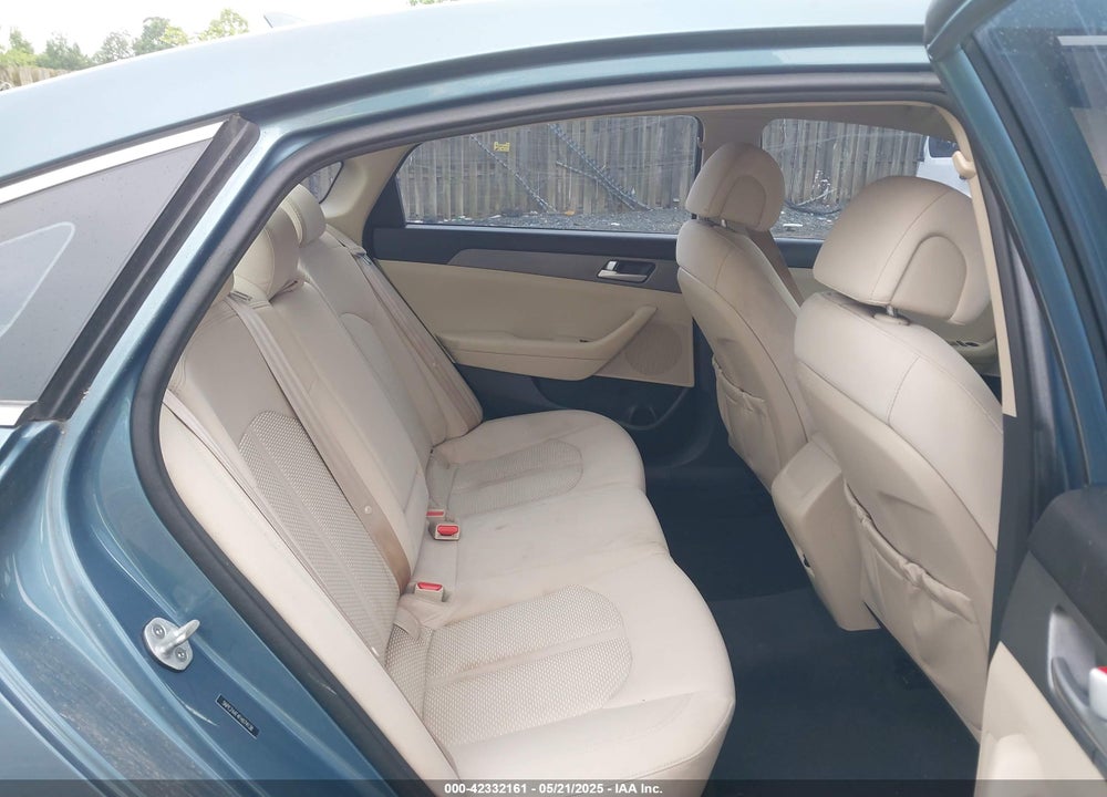 2015 HYUNDAI SONATA VIN: 5NPE24AF4FH074138