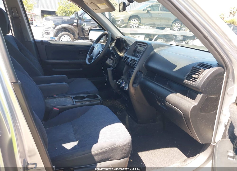2006 HONDA CR-V LX VIN: JHLRD68526C022803