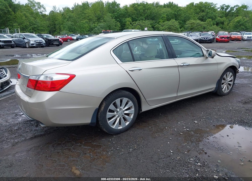 2013 HONDA ACCORD VIN: 1HGCR3F81DA024701