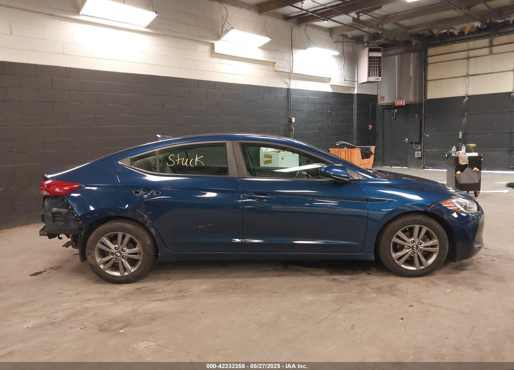 2017 HYUNDAI ELANTRA SE VIN: 5NPD84LF6HH107943