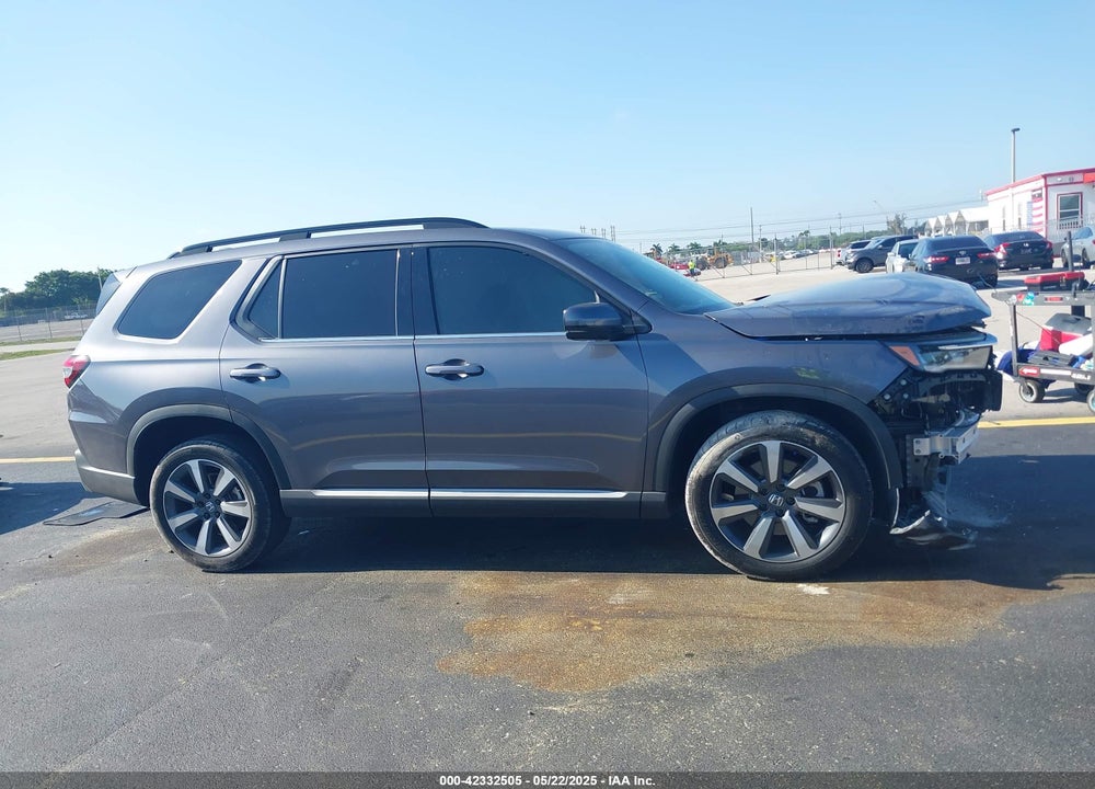 2025 HONDA PILOT TOURING VIN: 5FNYG2H72SB014420