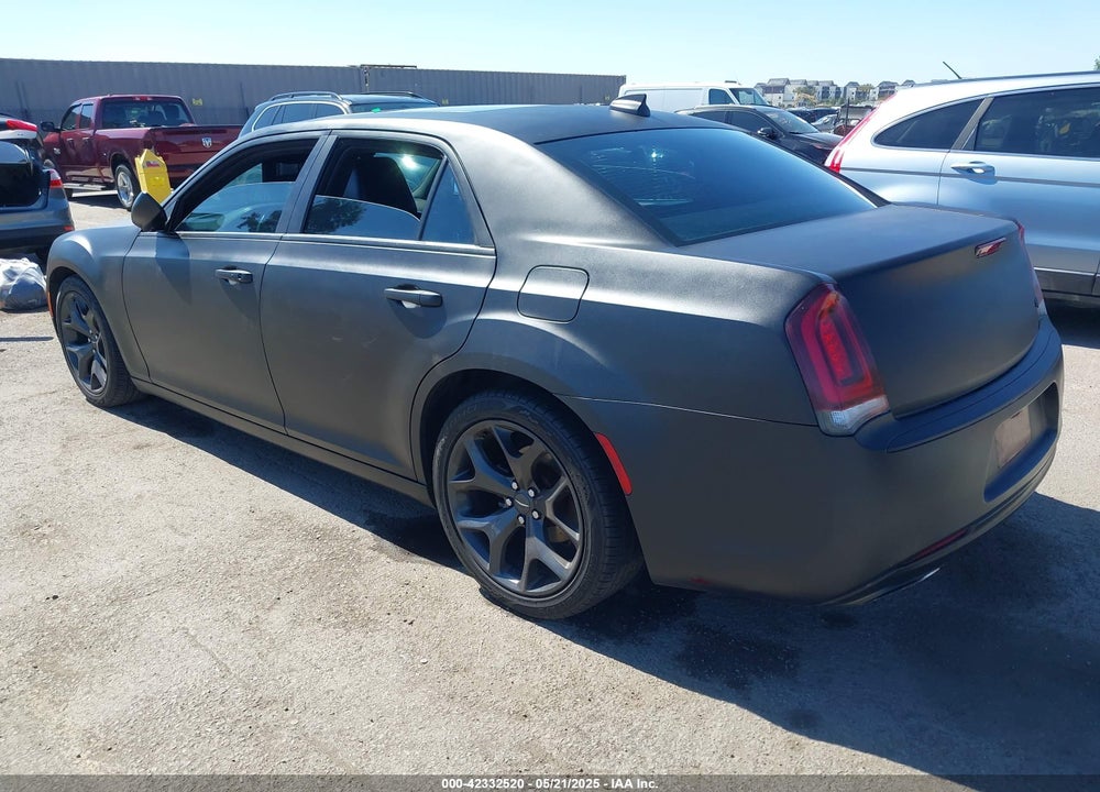 2020 CHRYSLER 300 VIN: 2C3CCABG4LH194721