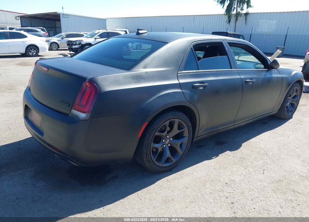 2020 CHRYSLER 300 VIN: 2C3CCABG4LH194721