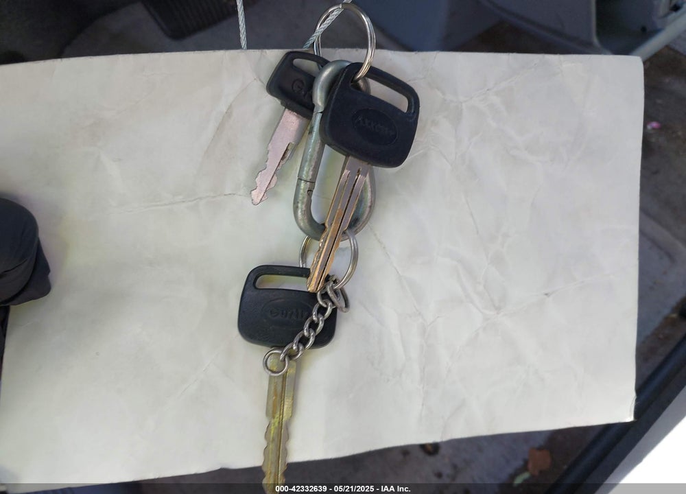 1999 TOYOTA SIENNA LE/XLE VIN: 4T3ZF13C6XU159760