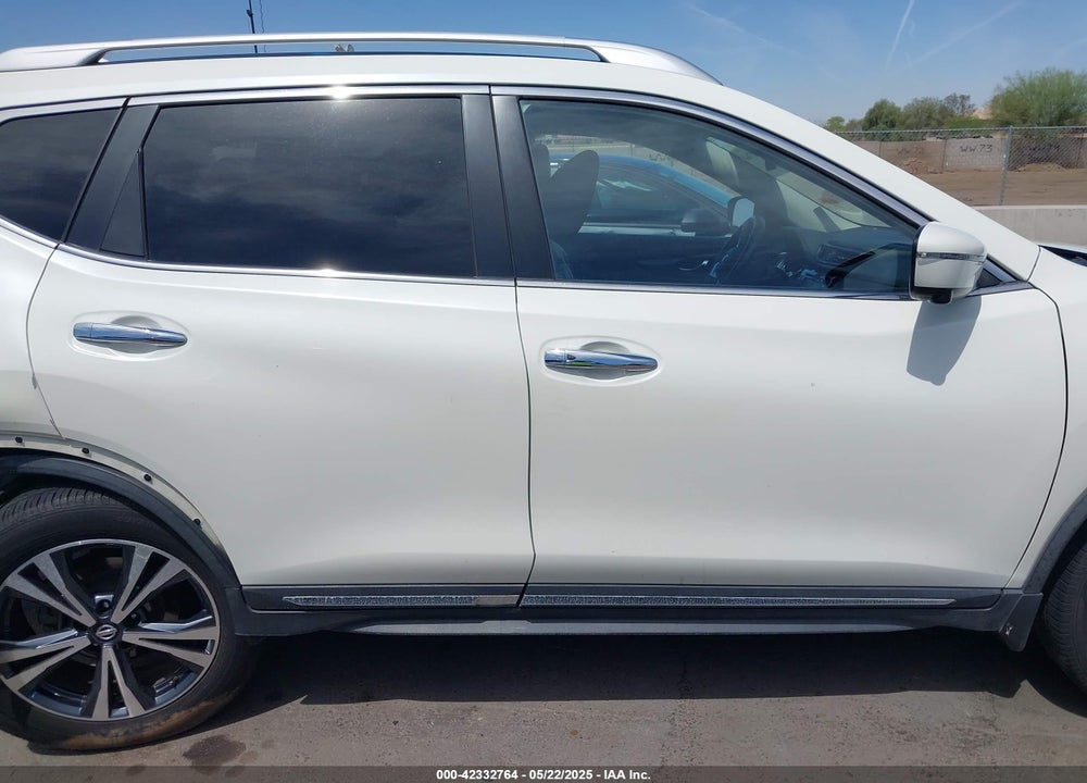 2017 NISSAN ROGUE SL VIN: JN8AT2MT5HW404789
