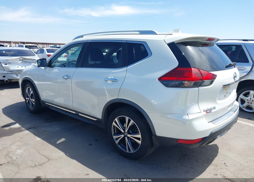 2017 NISSAN ROGUE SL VIN: JN8AT2MT5HW404789