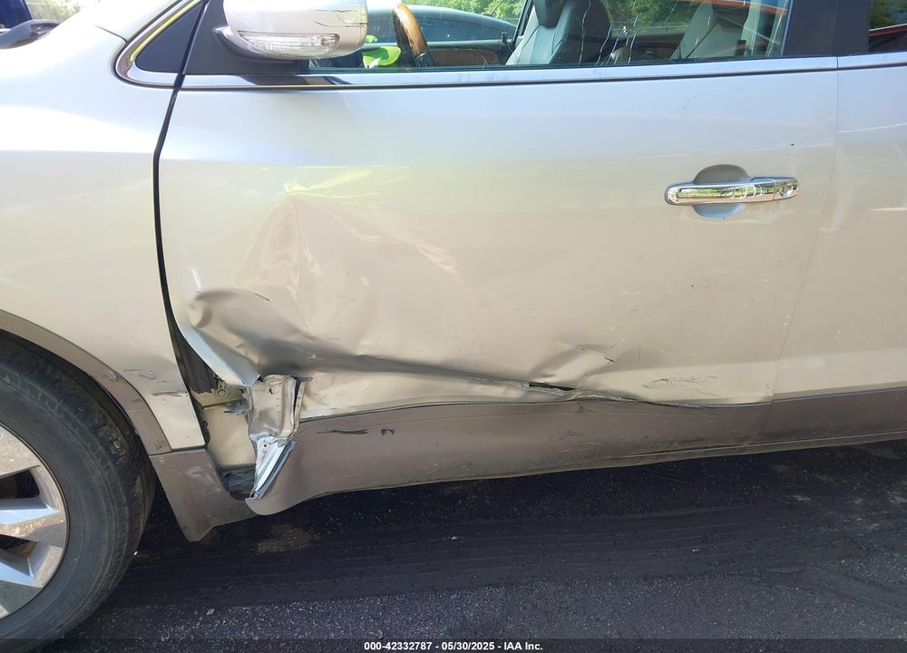 2011 BUICK ENCLAVE VIN: 5GAKVCEDXBJ410648
