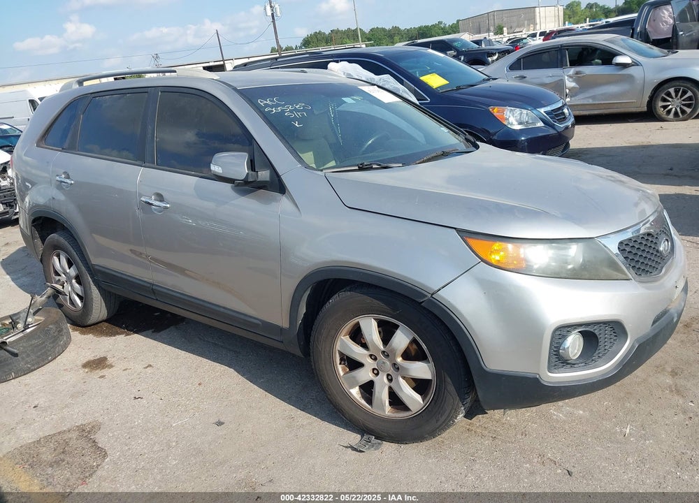 2012 KIA SORENTO LX VIN: 5XYKT3A64CG306170
