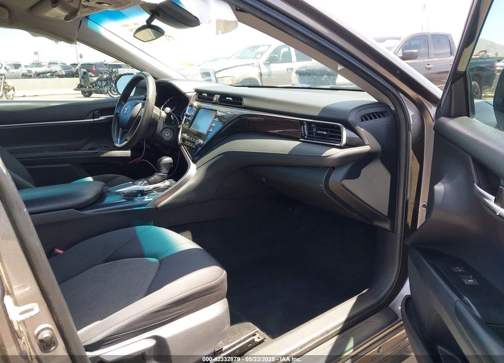 2019 TOYOTA CAMRY VIN: 4T1B11HK4KU781985