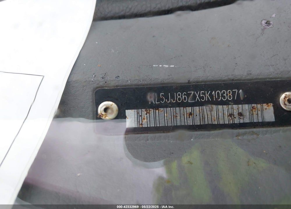 2005 SUZUKI FORENZA EX/LX VIN: KL5JJ86ZX5K103871