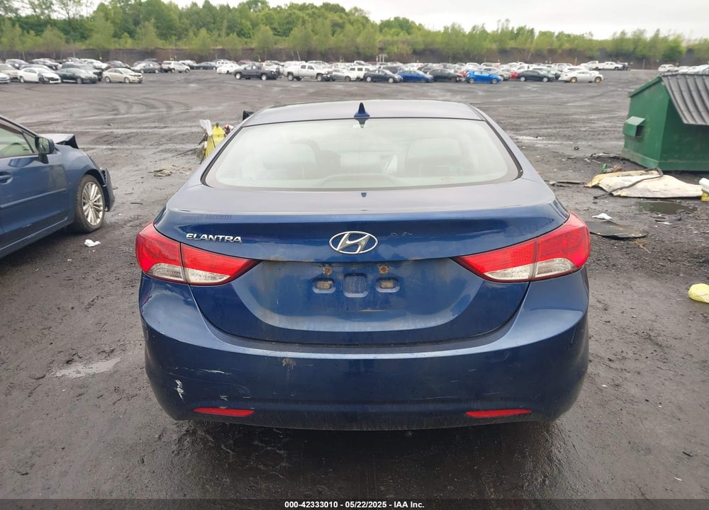 2013 HYUNDAI ELANTRA VIN: KMHDH4AE8DU758688
