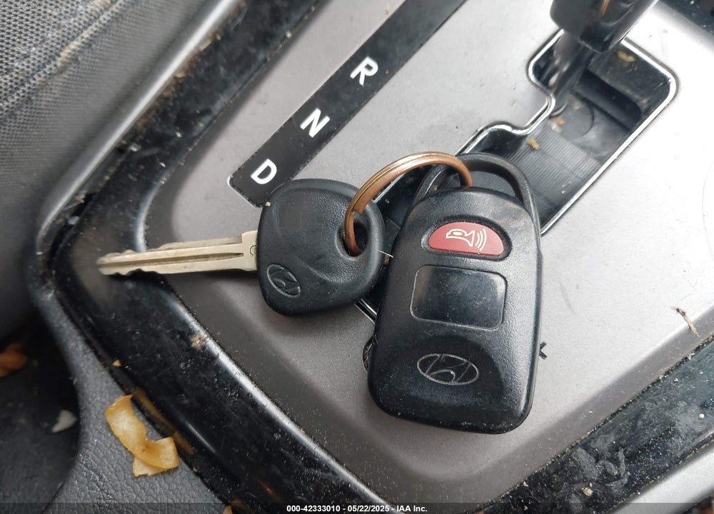 2013 HYUNDAI ELANTRA VIN: KMHDH4AE8DU758688