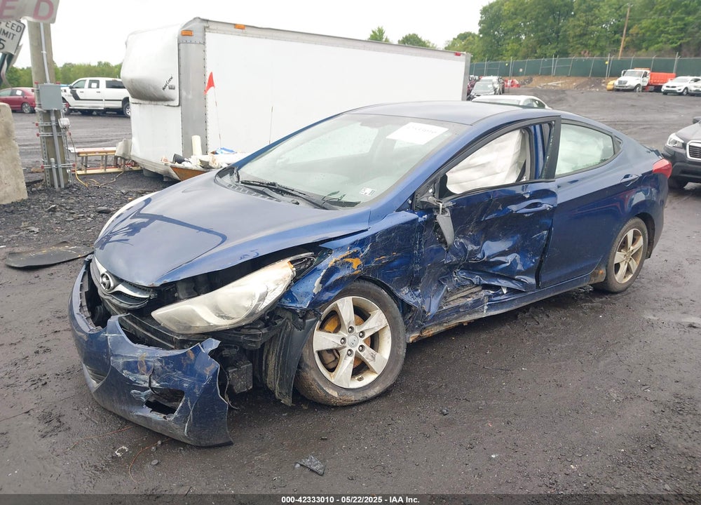 2013 HYUNDAI ELANTRA VIN: KMHDH4AE8DU758688