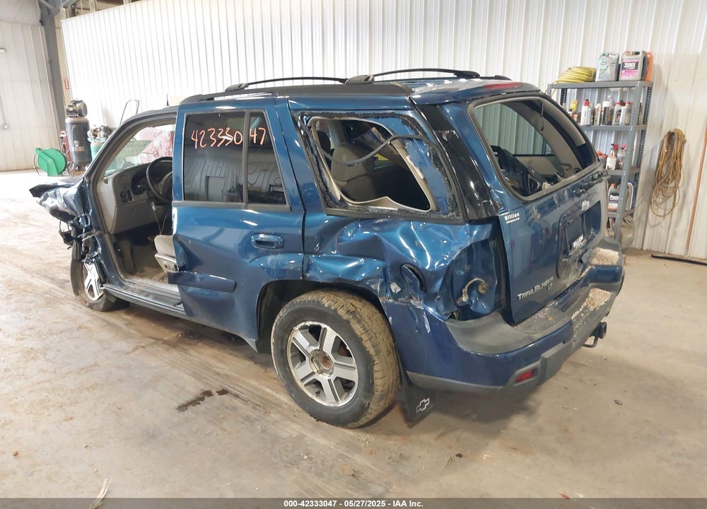 2005 CHEVROLET TRAILBLAZER LT VIN: 1GNDT13S752340132