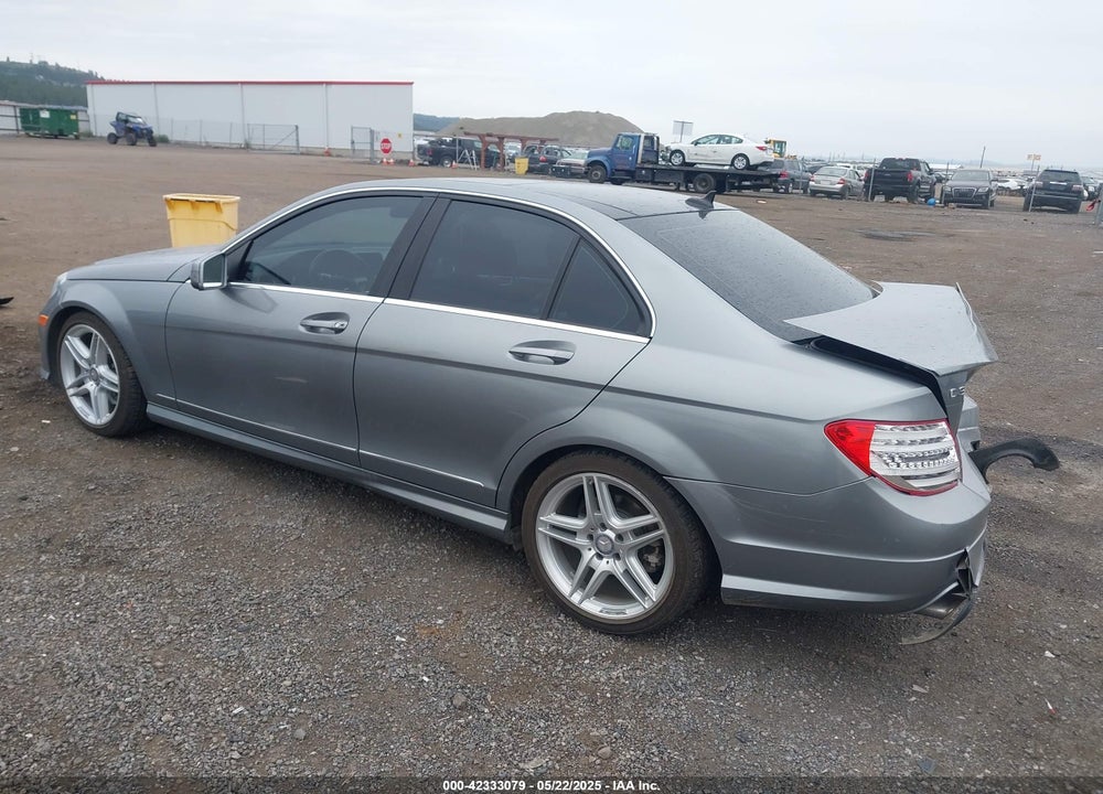 2013 MERCEDES-BENZ C 300 LUXURY 4MATIC/SPORT 4MATIC VIN: WDDGF8AB8DG083241