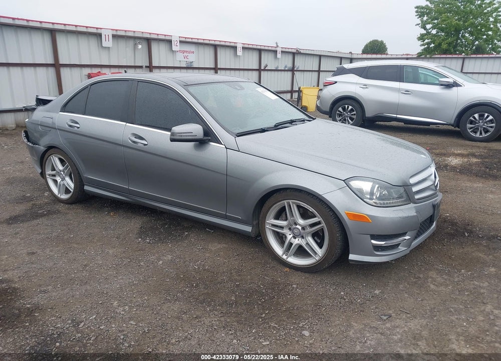 2013 MERCEDES-BENZ C 300 LUXURY 4MATIC/SPORT 4MATIC VIN: WDDGF8AB8DG083241