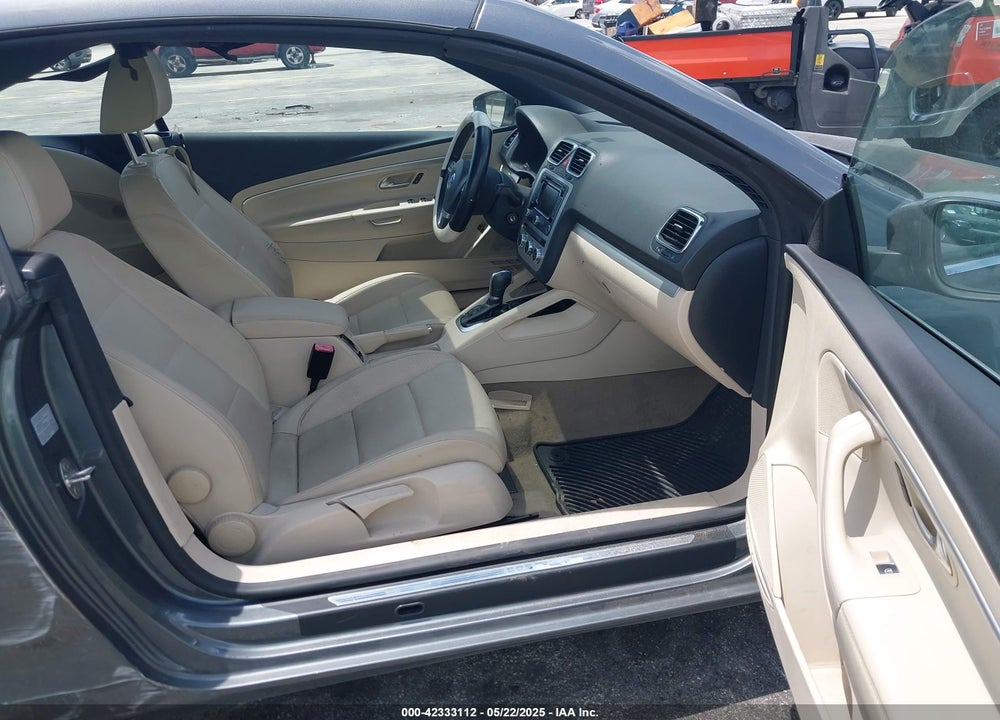 2014 VOLKSWAGEN EOS VIN: WVWBW8AH2EV000313