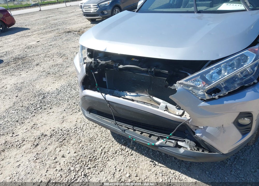 2019 TOYOTA RAV4 XLE VIN: JTMW1RFV0KD008769