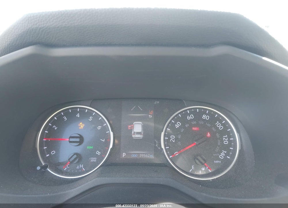 2019 TOYOTA RAV4 XLE VIN: JTMW1RFV0KD008769