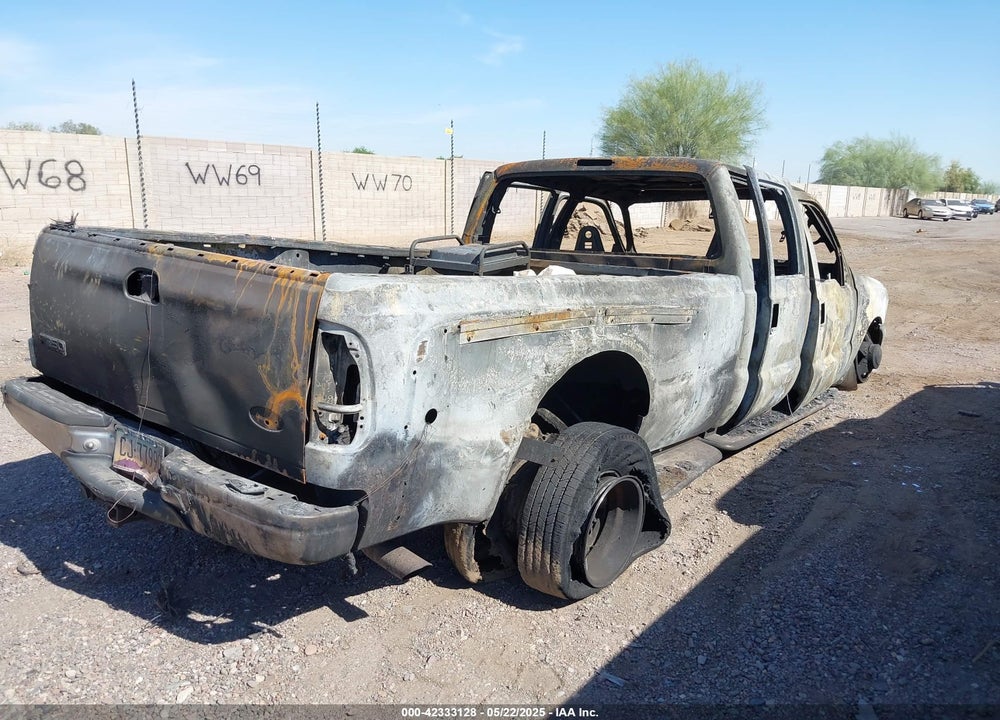 2000 FORD F-350 LARIAT/XL/XLT VIN: 1FTWW32F1YED09616