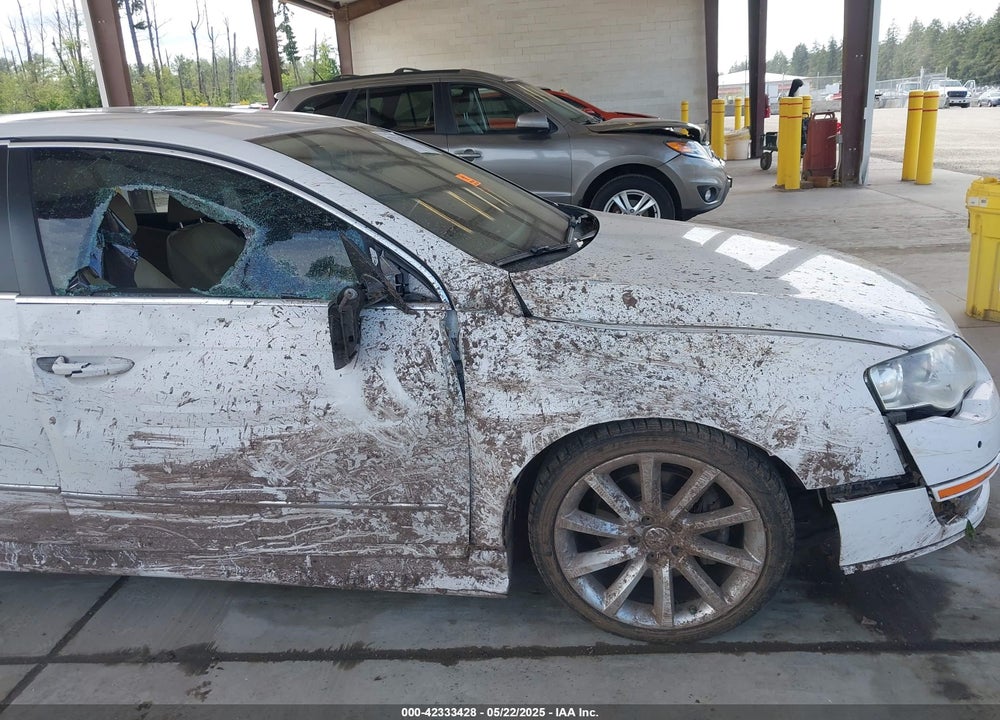 2008 VOLKSWAGEN PASSAT VIN: WVWCU73C18P112907
