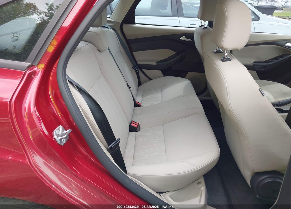 2015 FORD FOCUS SE VIN: 1FADP3F22FL259223