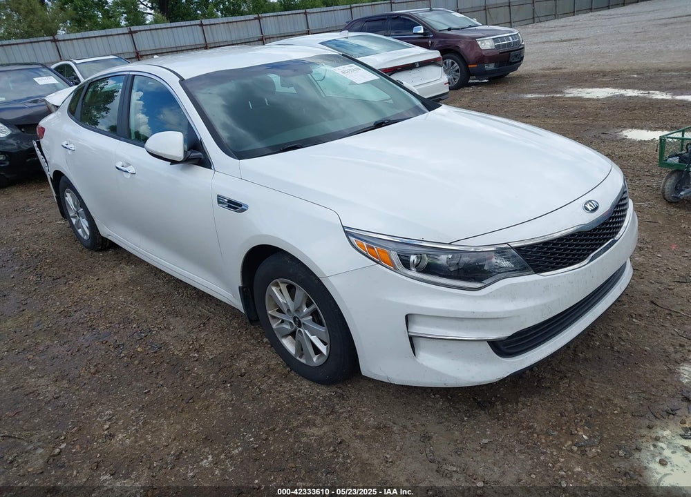 2018 KIA OPTIMA LX VIN: KNAGT4L33J5232905