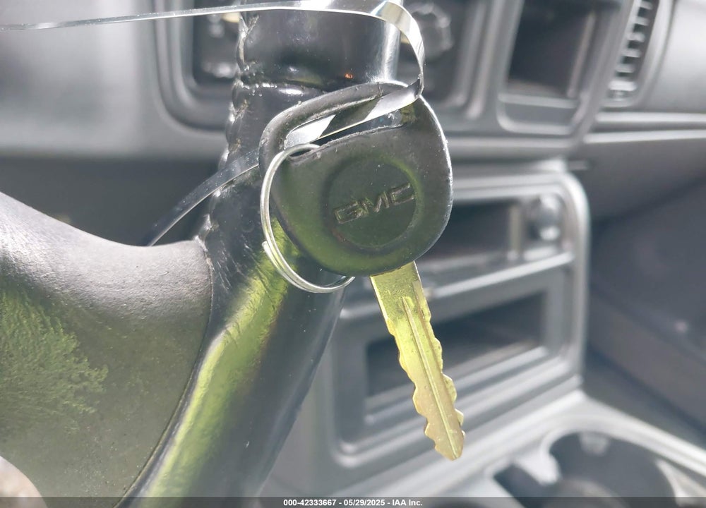 2005 GMC SIERRA 1500 SLE VIN: 1GTEK19B25Z157848