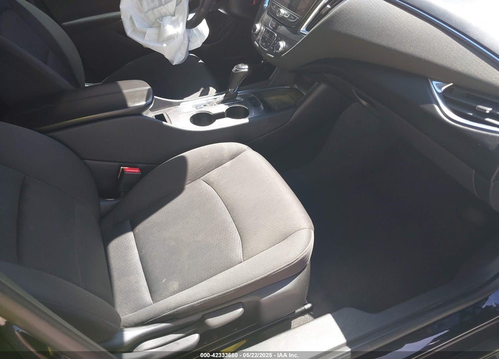 2019 CHEVROLET MALIBU LT VIN: 1G1ZD5ST2KF139135