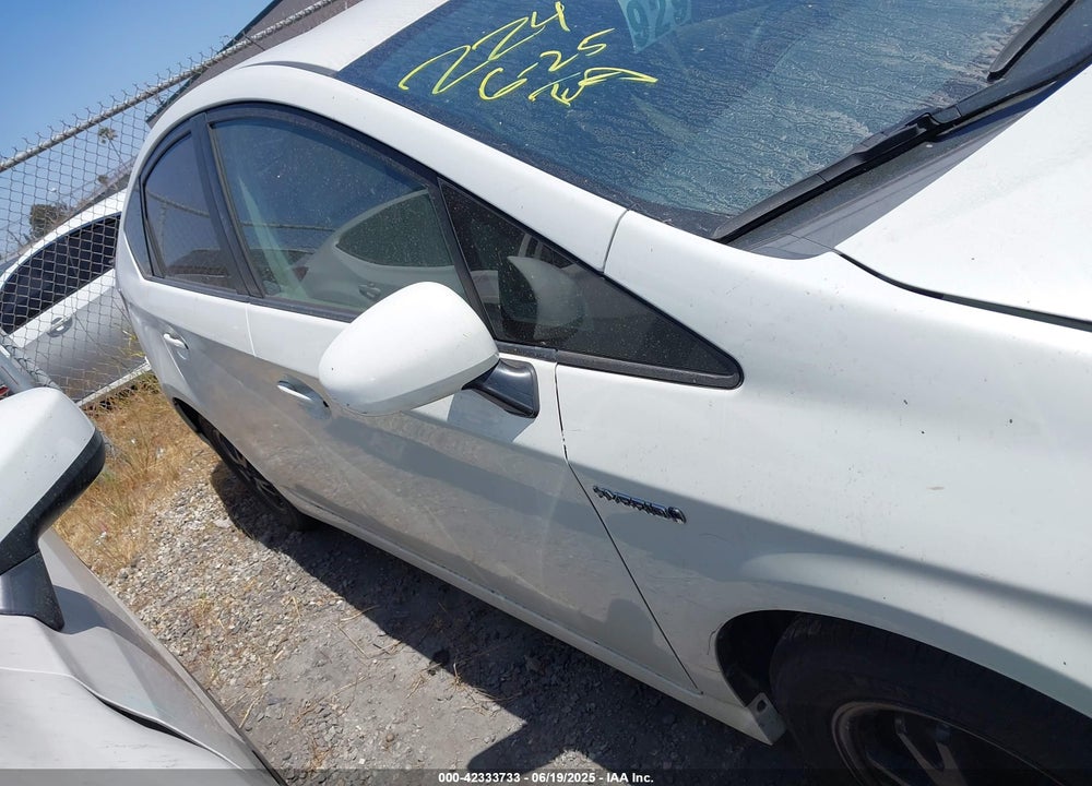 2015 TOYOTA PRIUS TWO VIN: JTDKN3DU8F1993386