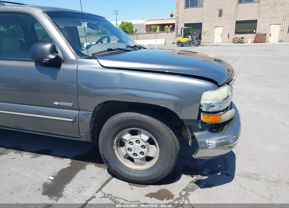 2000 CHEVROLET SUBURBAN 1500 LT VIN: 3GNFK16T3YG150971