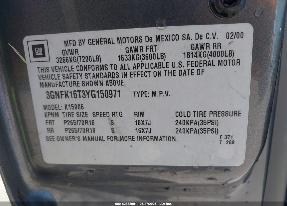 2000 CHEVROLET SUBURBAN 1500 LT VIN: 3GNFK16T3YG150971