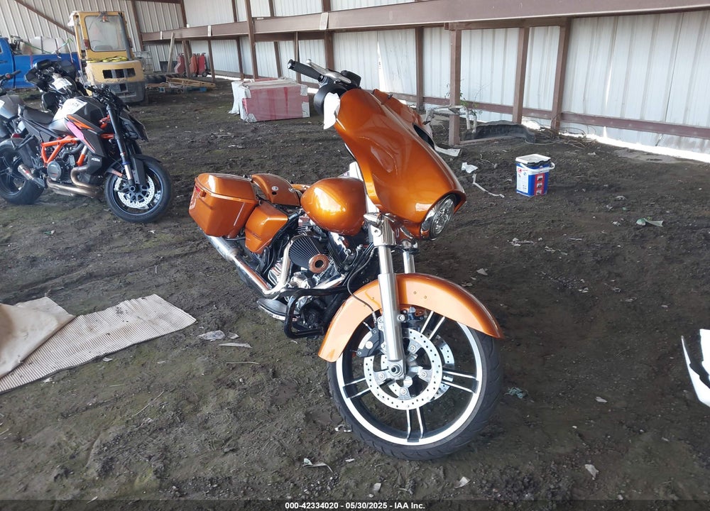2014 HARLEY-DAVIDSON FLHX STREET GLIDE VIN: 1HD1KBM12EB702389