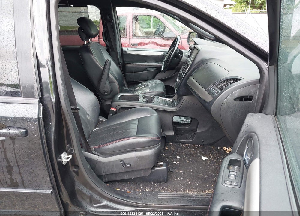 2012 DODGE GRAND CARAVAN R/T VIN: 2C4RDGEG2CR155217